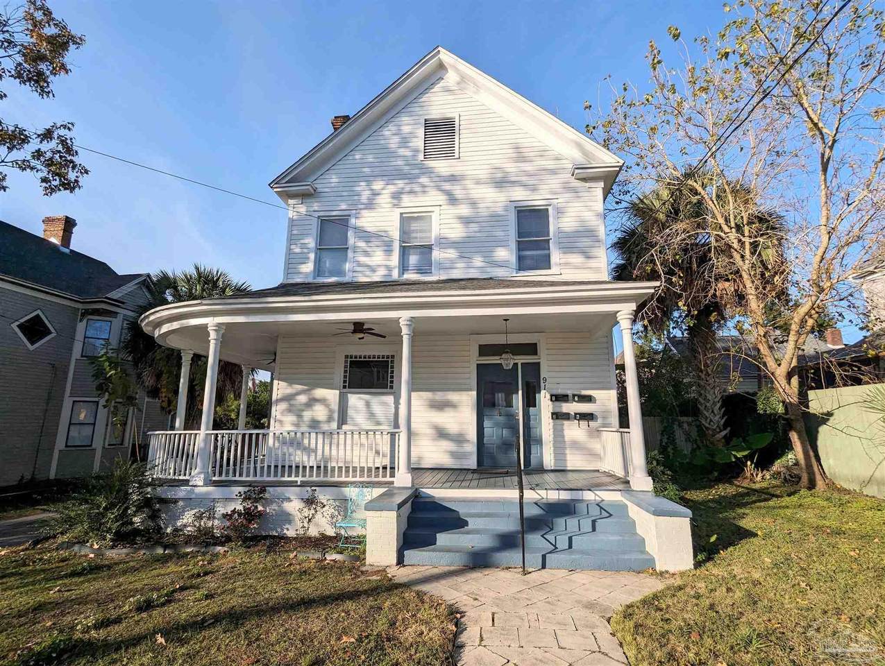 911 Spring St - Photo 1