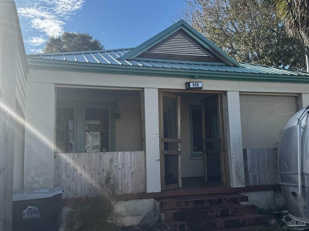 505 2nd St - Photo 1