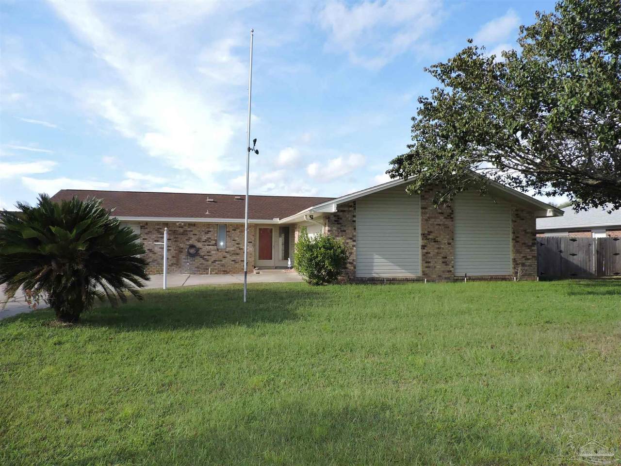 12134 Longwood Dr - Photo 1