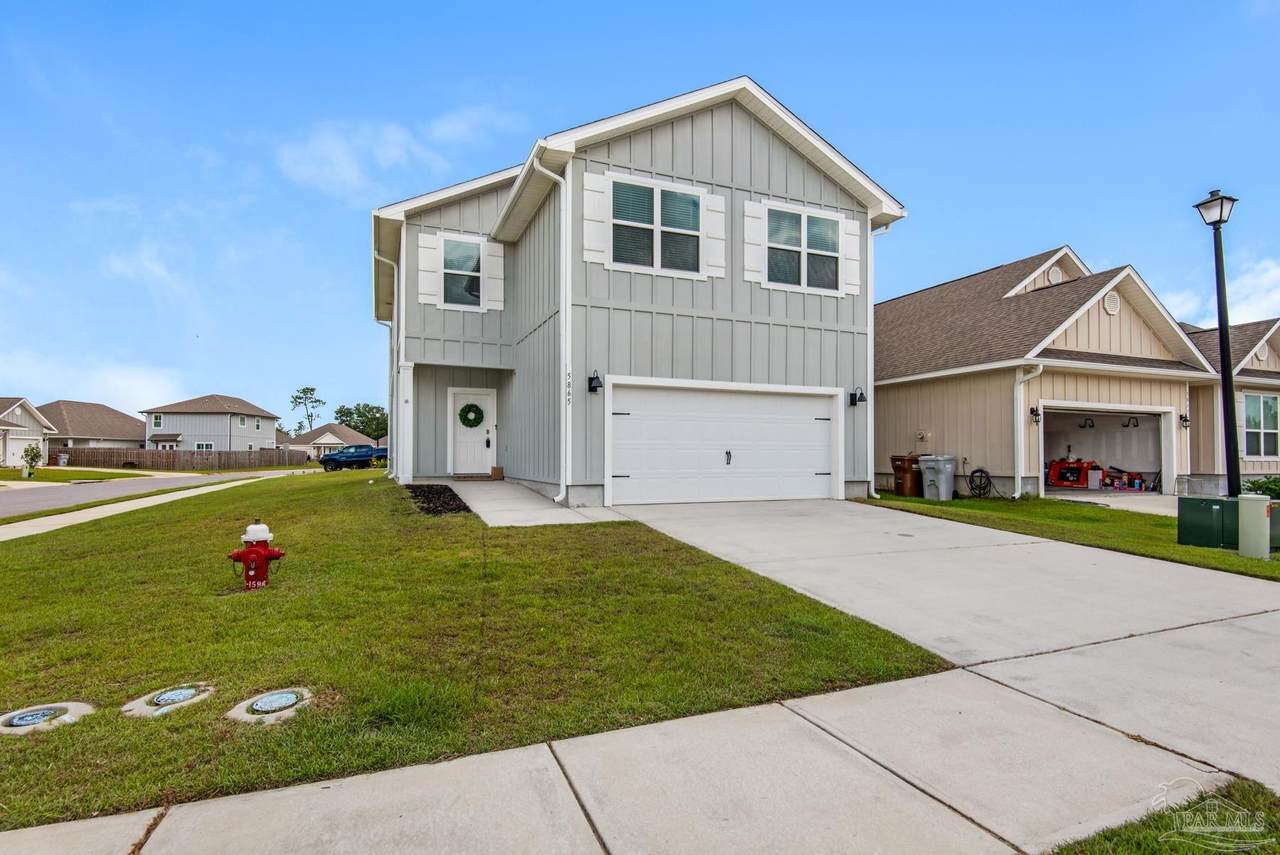 5865 Danbury Blvd - Photo 1