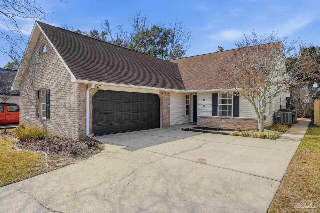 147 Mirabelle Cir - Photo 1