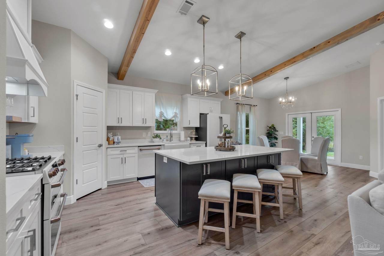 1115 Barcia Dr - Photo 1