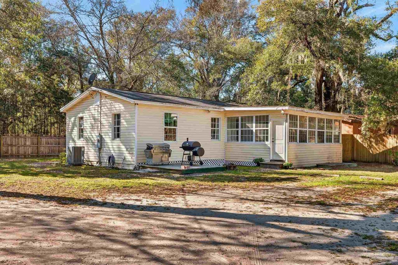 7304 St Johns Cir - Photo 1