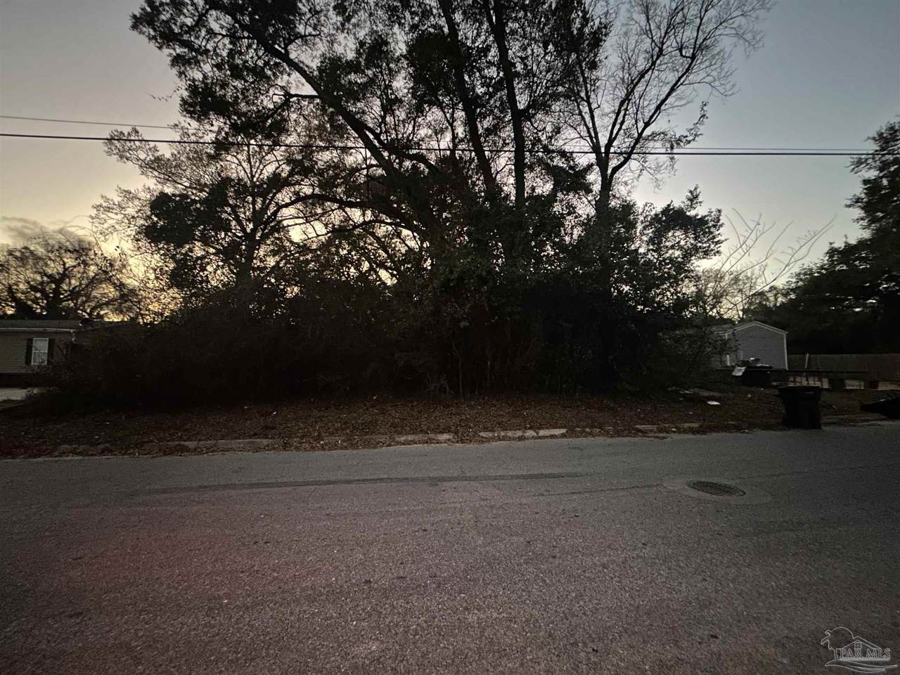 8500 Vickie St - Photo 1