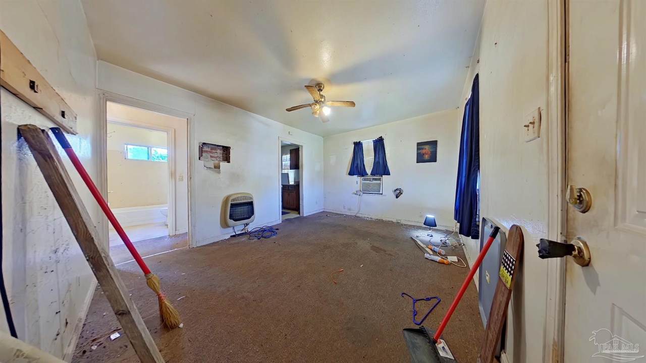 https://bt-photos.global.ssl.fastly.net/pensacola/orig_boomver_1_679650-2.jpg