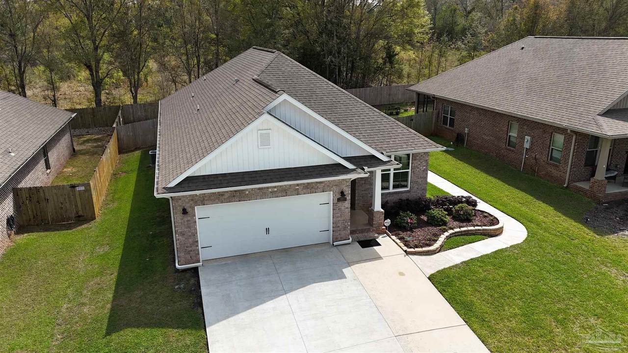437 Pemberton Ln - Photo 1