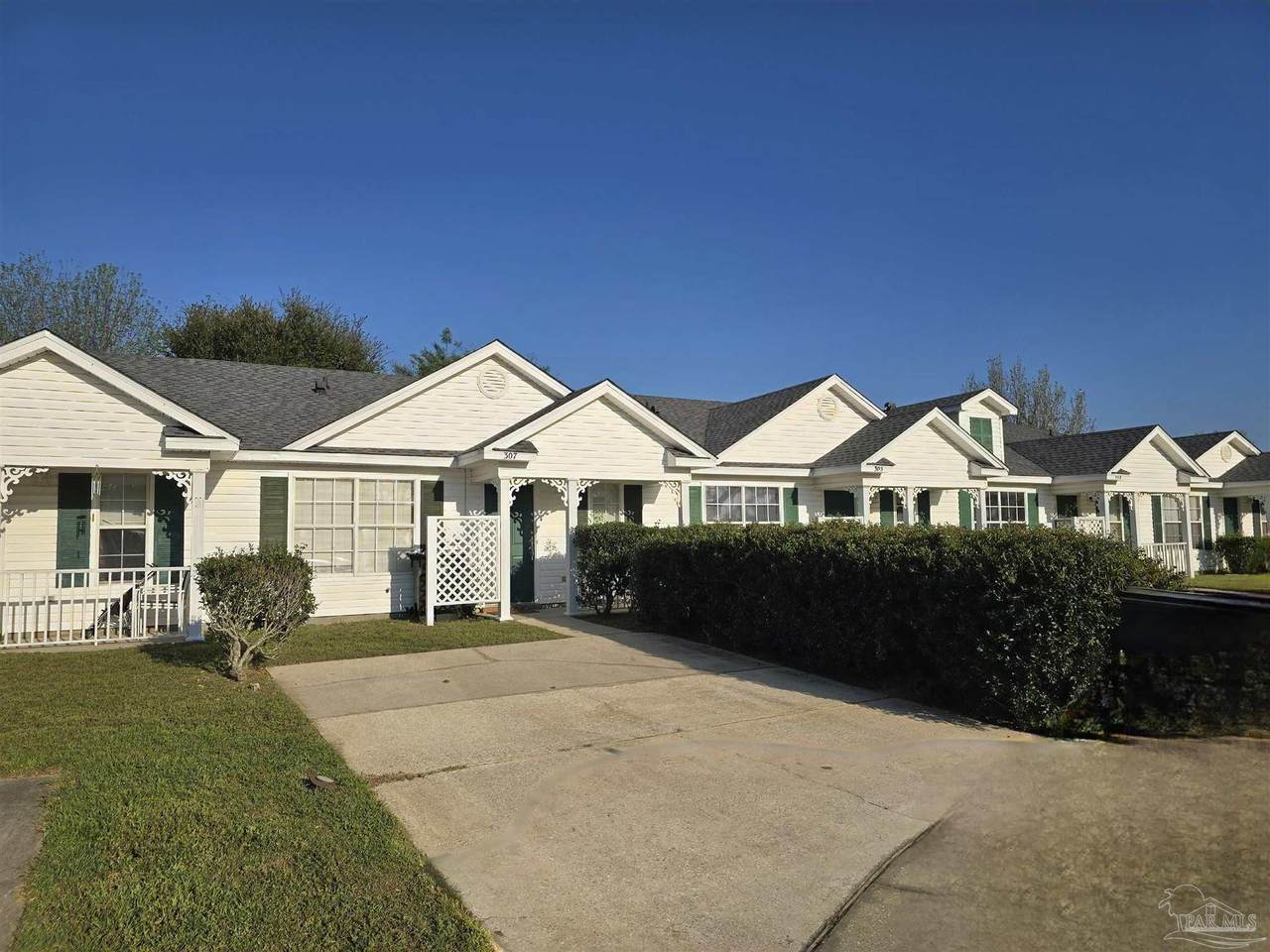 307 Loveland Cir - Photo 1