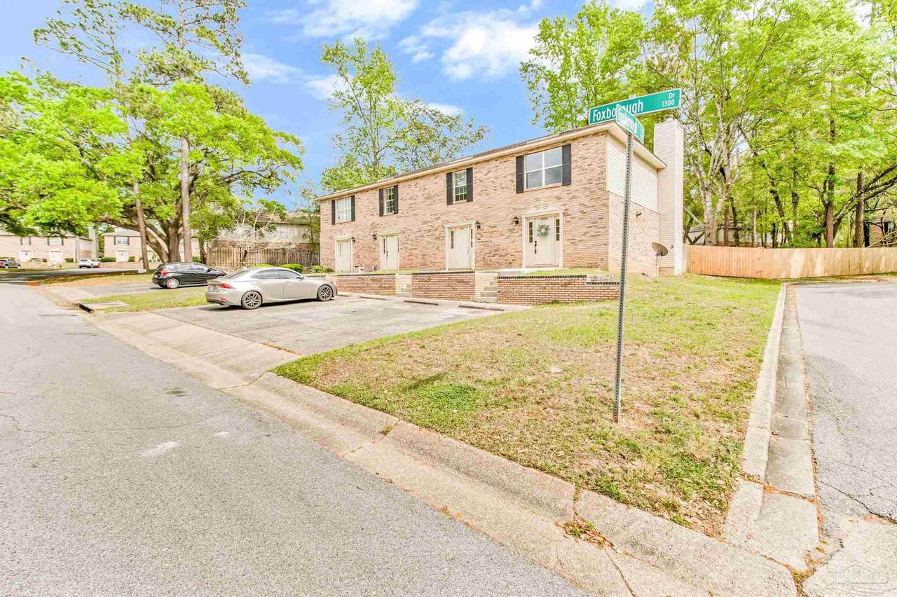 1335 Foxborough Dr - Photo 1