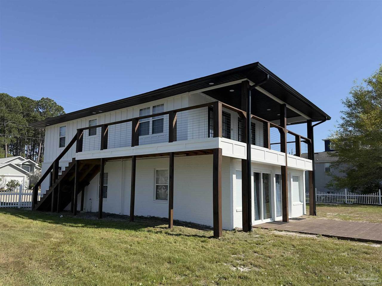 1613 Stanford Rd - Photo 1