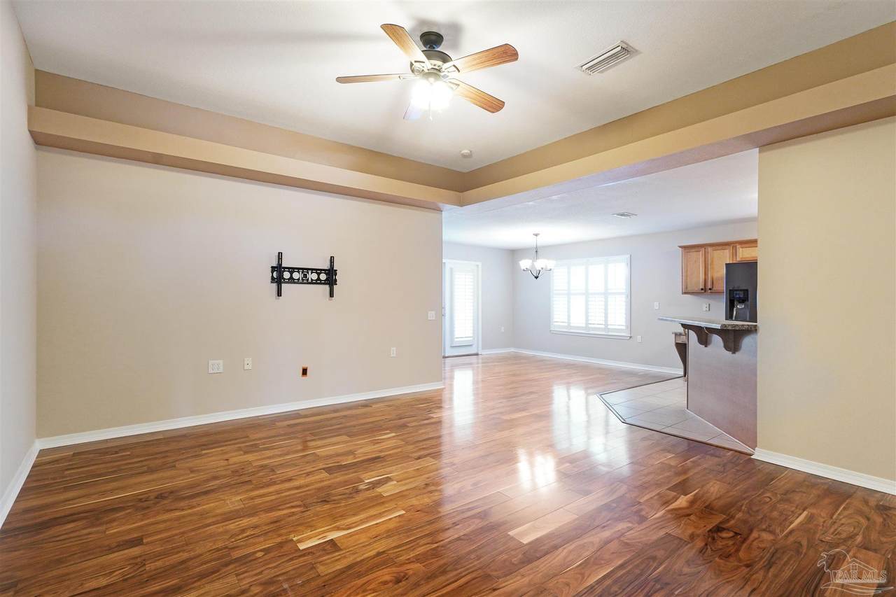 https://bt-photos.global.ssl.fastly.net/pensacola/1280_boomver_1_680688-2.jpg
