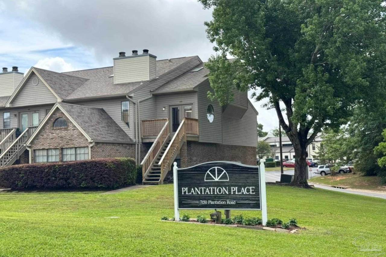 7150 Plantation Rd - Photo 1