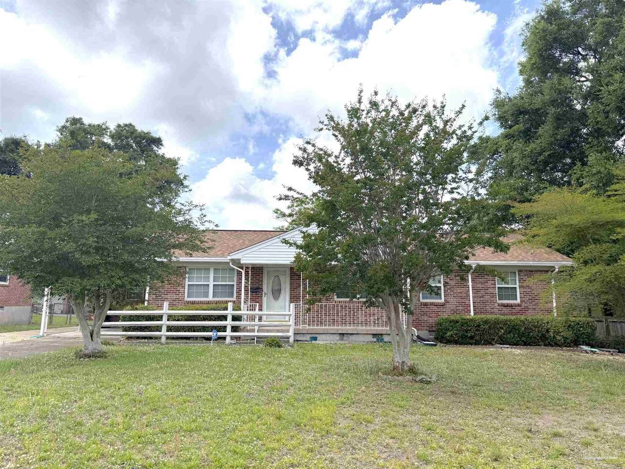 744 Boxwood Dr - Photo 1
