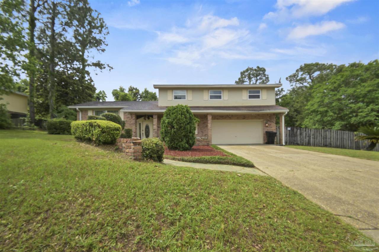905 Langley Ave - Photo 1