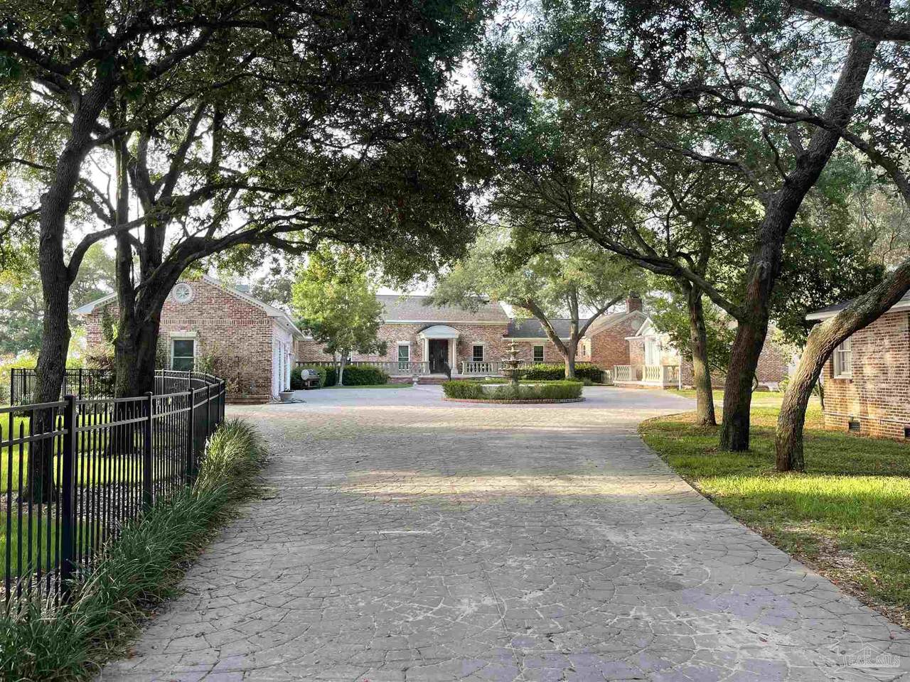80 Duncan Ave - Photo 1