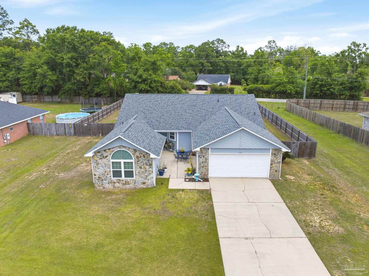 1524 Twin Pines Cir - Photo 1