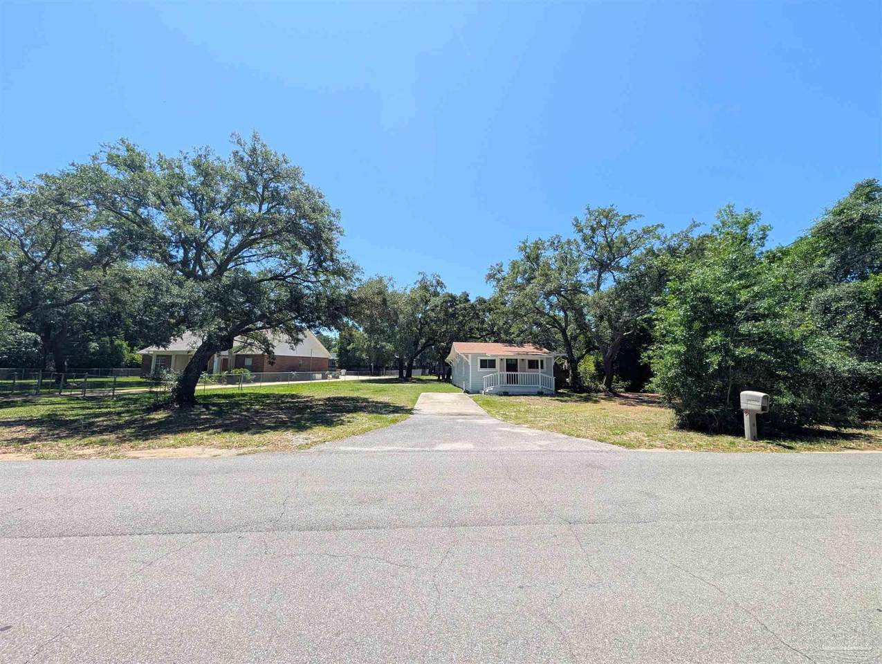 4917 Hickory Shores Blvd - Photo 1