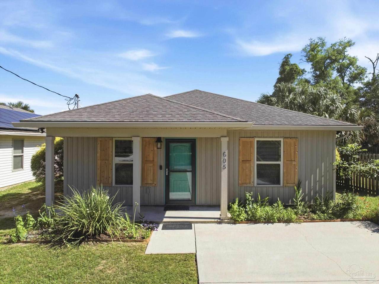 605 Fisher St - Photo 1