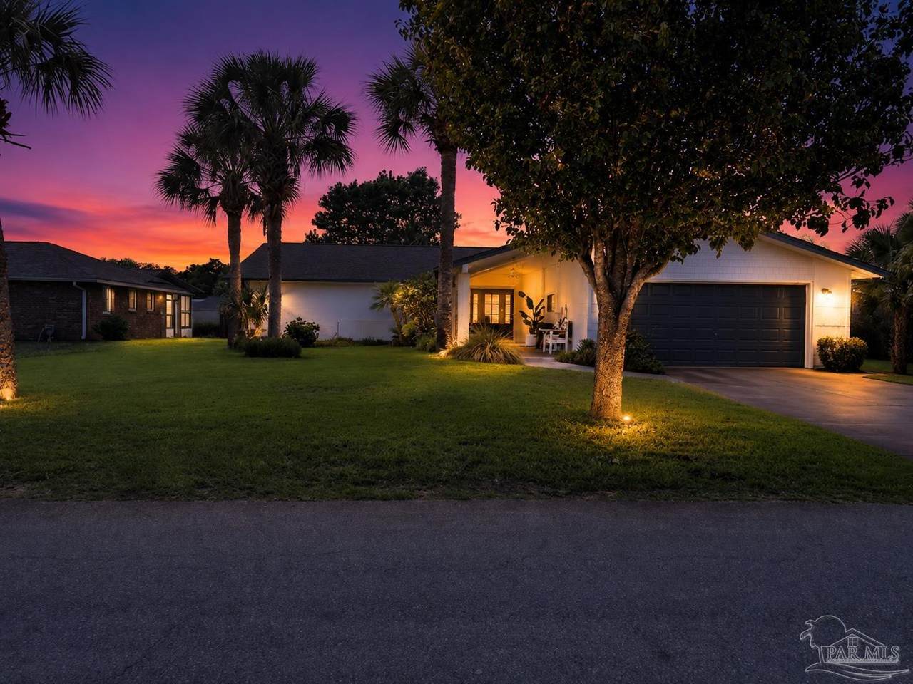 1143 Park Ln - Photo 1
