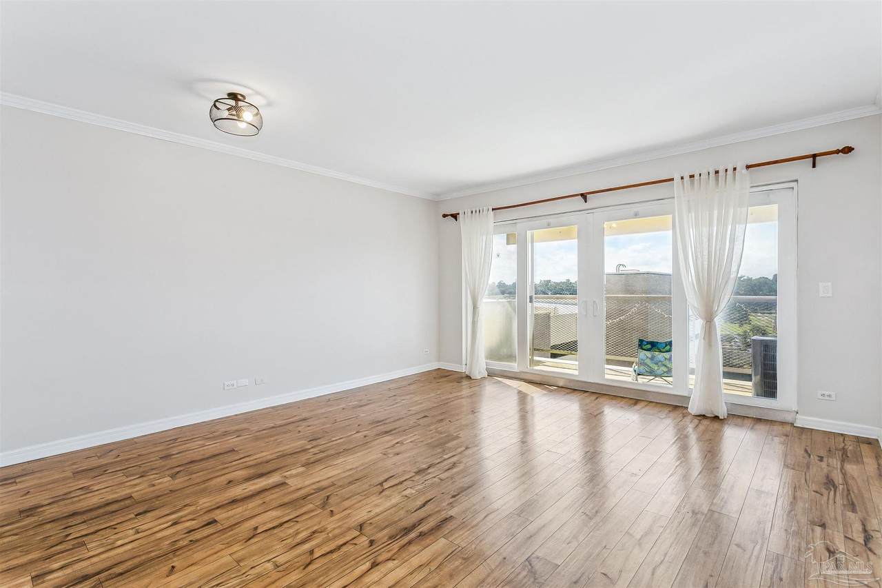 825 Bayshore Dr - Photo 1