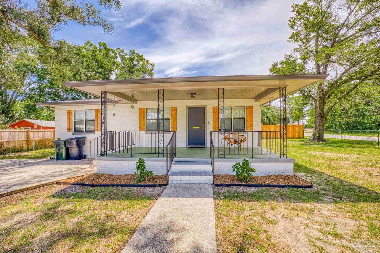 913 Hernandez St - Photo 1