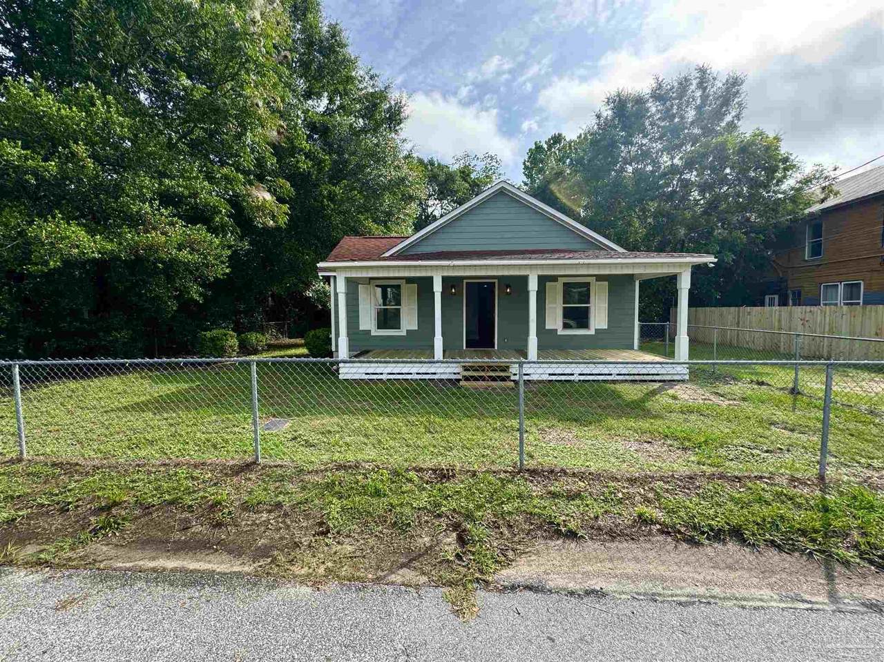 424 Front St - Photo 1