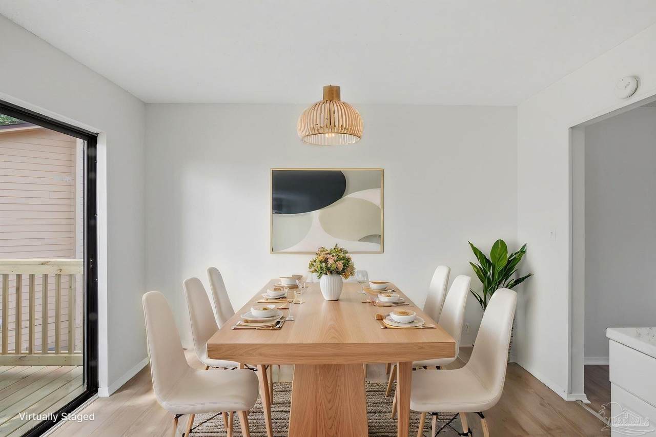 2811 Langley Ave - Photo 1