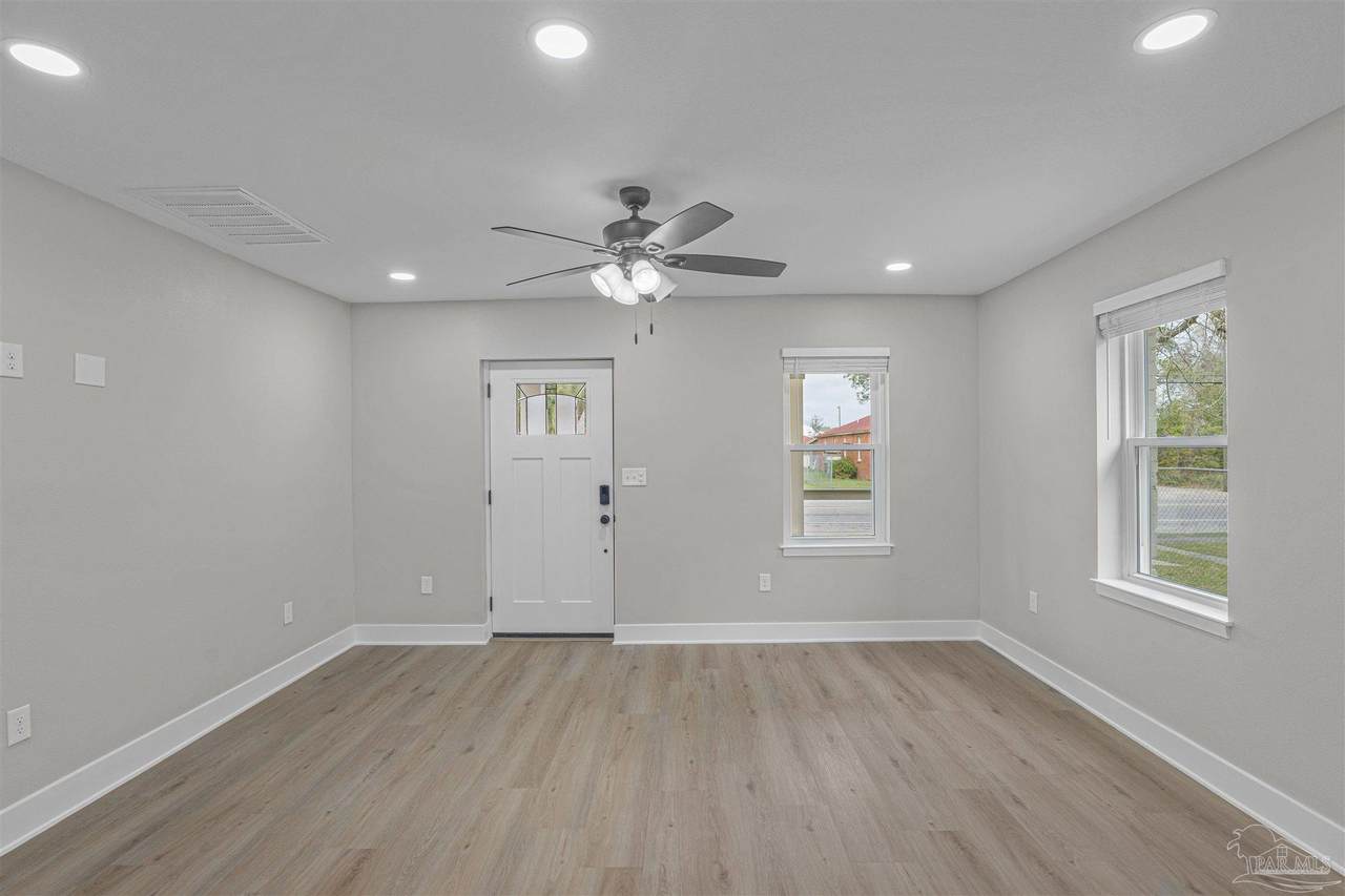 https://bt-photos.global.ssl.fastly.net/pensacola/1280_boomver_1_684121-2.jpg