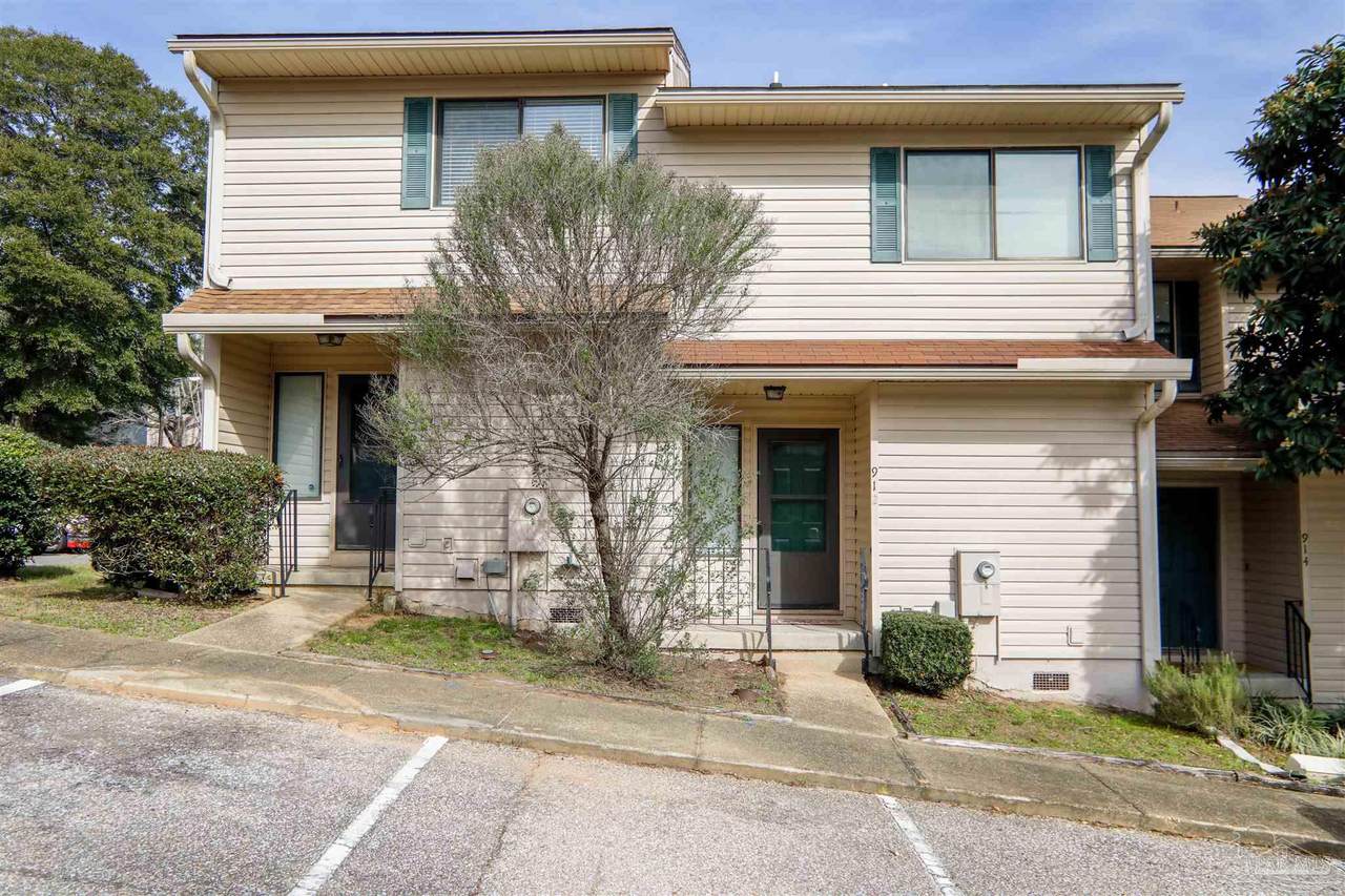 912 Brookside Ct - Photo 1