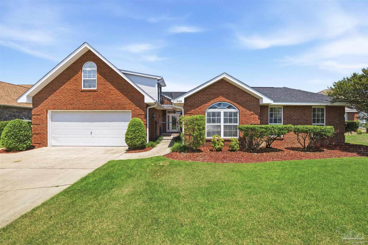 1668 Woodlawn Way - Photo 1