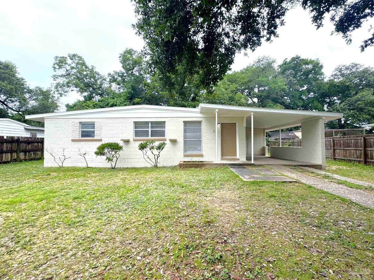104 Garfield Dr - Photo 1