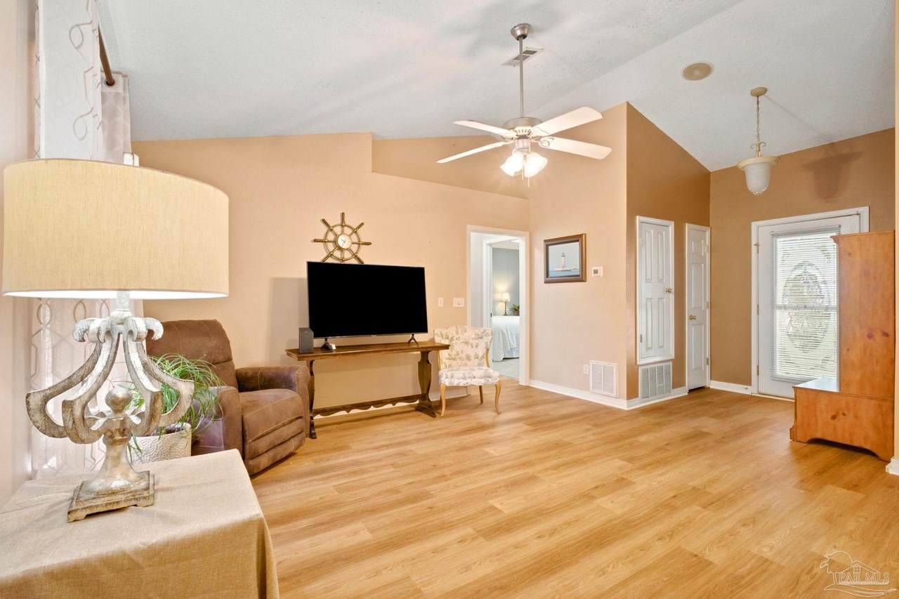https://bt-photos.global.ssl.fastly.net/pensacola/1280_boomver_1_685045-2.jpg