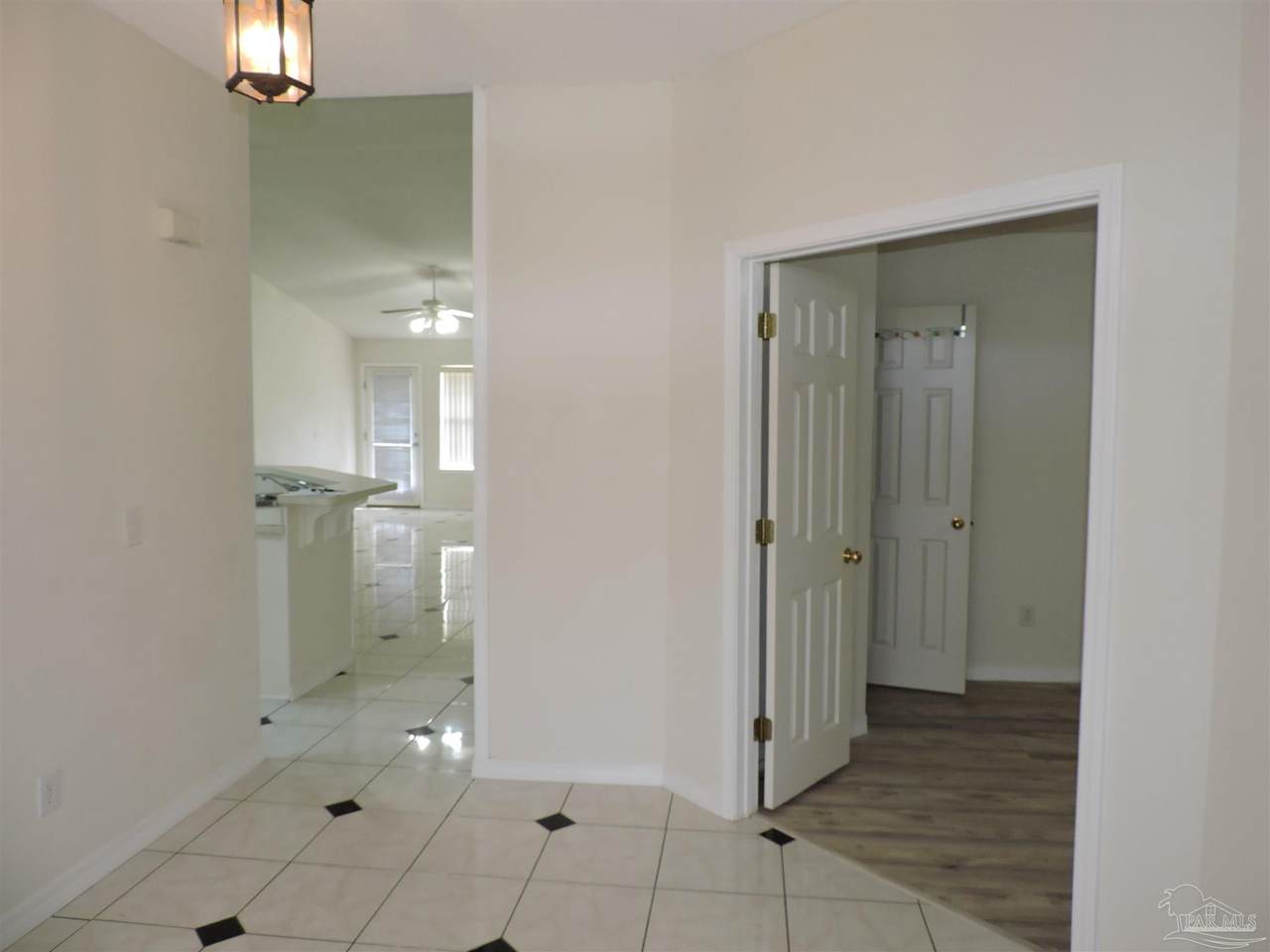 https://bt-photos.global.ssl.fastly.net/pensacola/orig_boomver_1_685054-2.jpg