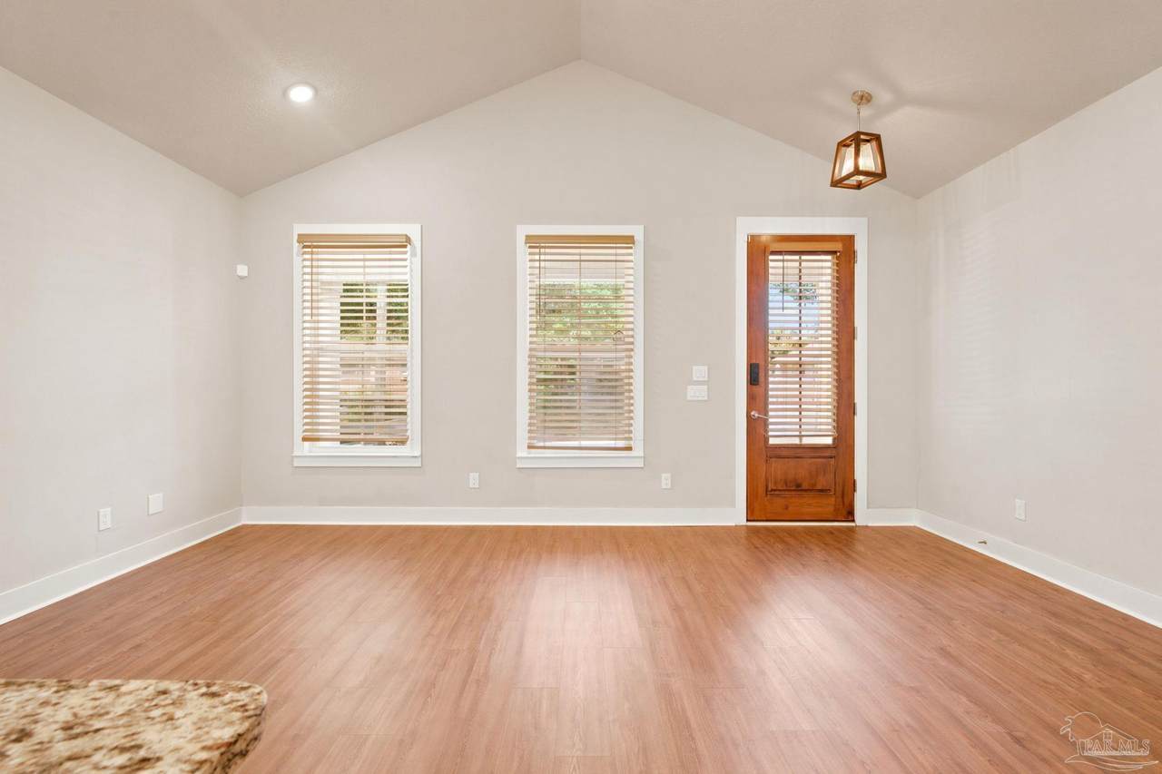 https://bt-photos.global.ssl.fastly.net/pensacola/1280_boomver_1_685335-2.jpg