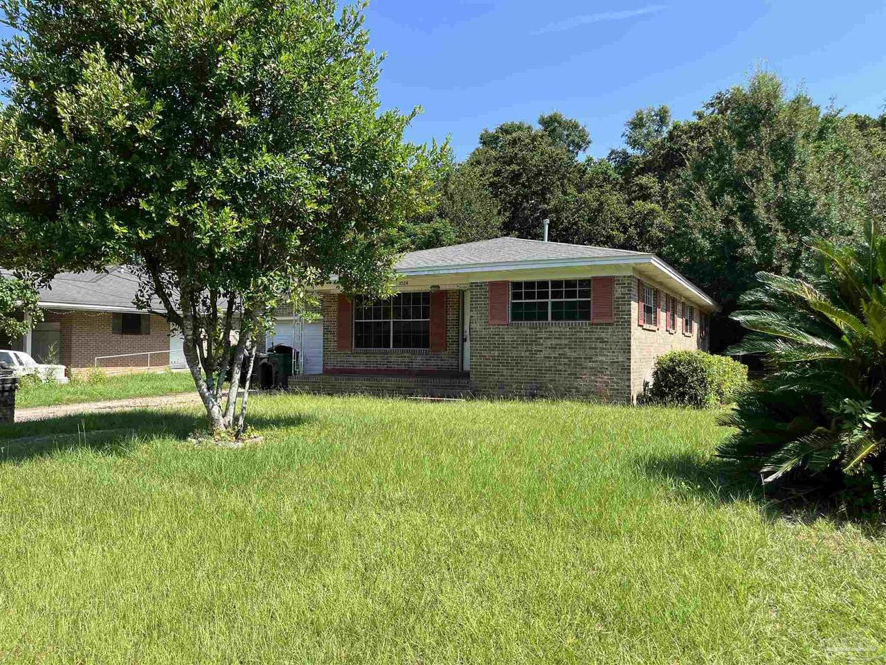 1024 Sawyer St - Photo 1