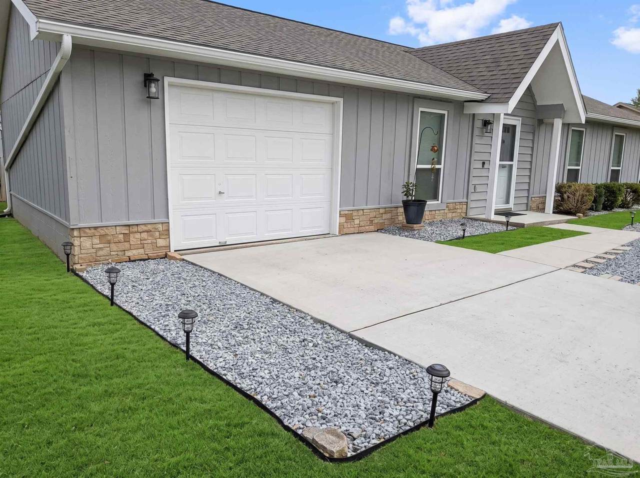 3900 Baywoods Dr - Photo 1