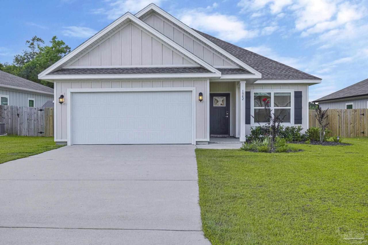 1942 Westhill Dr - Photo 1