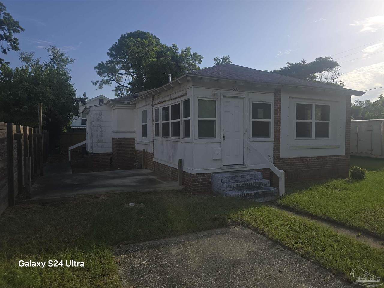 600 Hernandez St - Photo 1