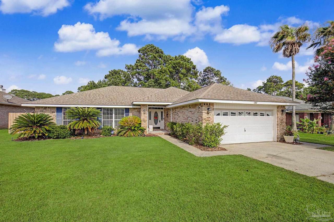 1347 Connemara Cir - Photo 1
