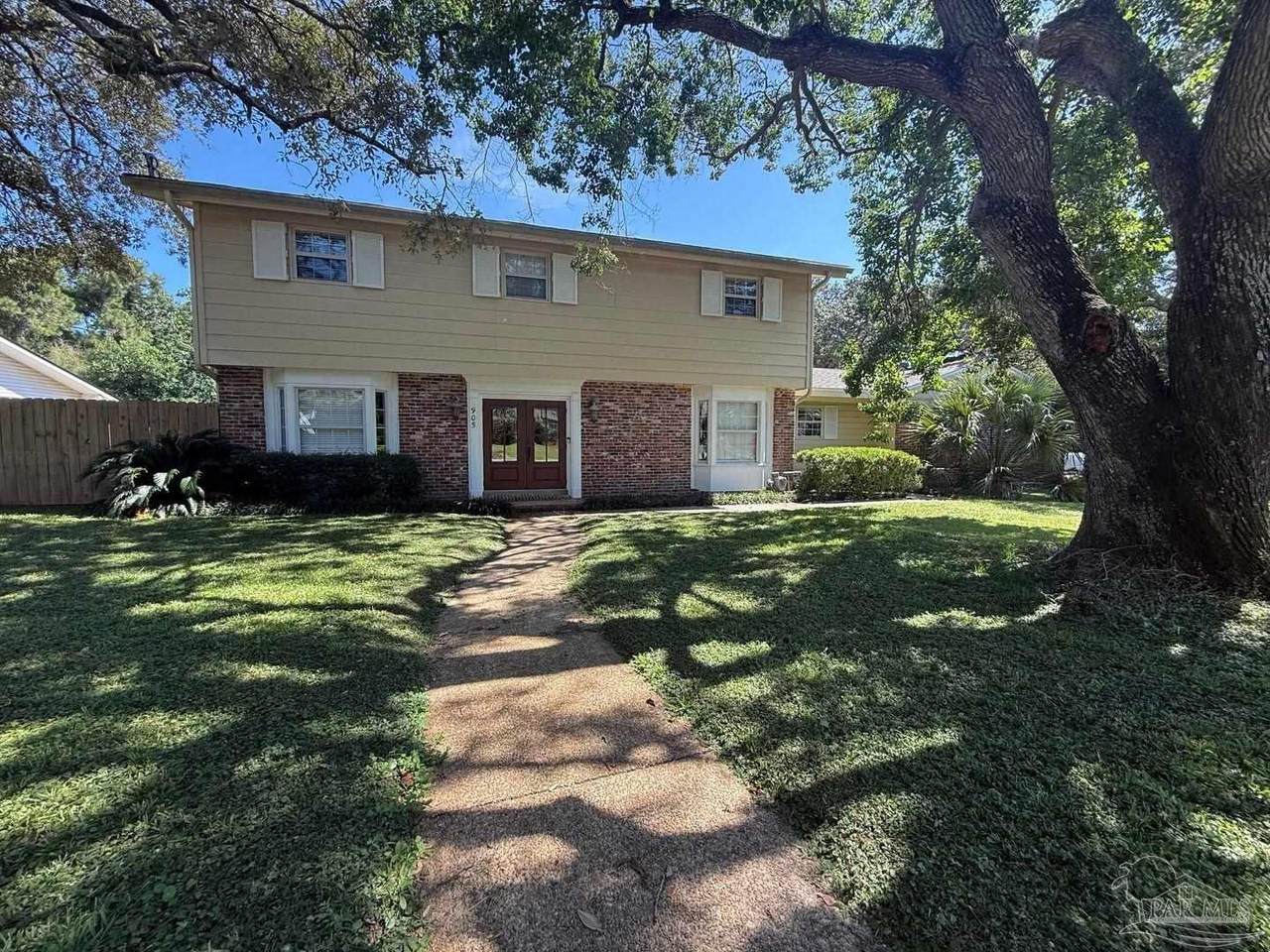 905 Poinciana Dr - Photo 1