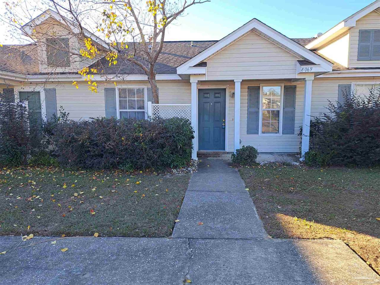 8069 Stonebrook Dr - Photo 1