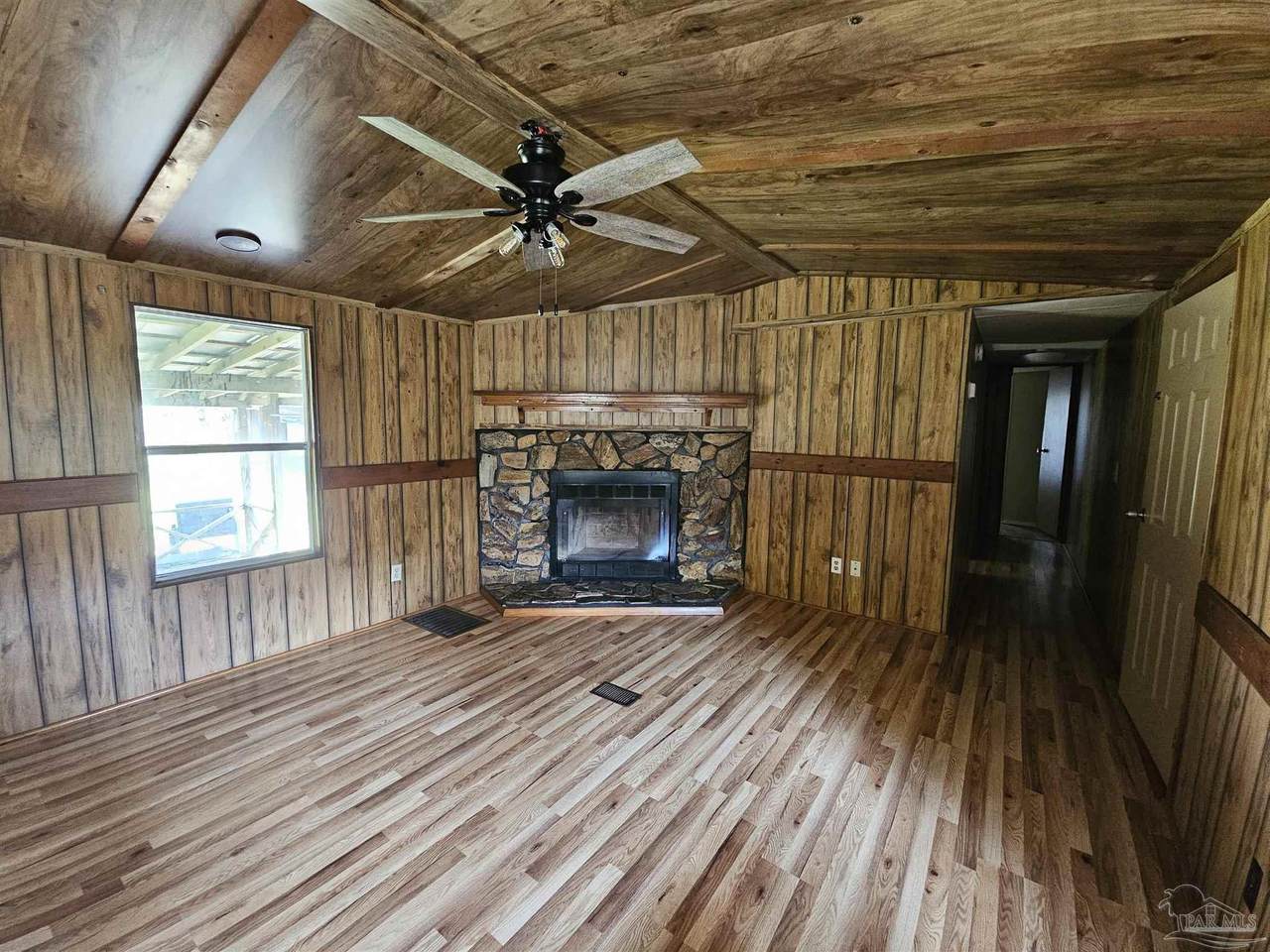 https://bt-photos.global.ssl.fastly.net/pensacola/1280_boomver_1_686660-2.jpg