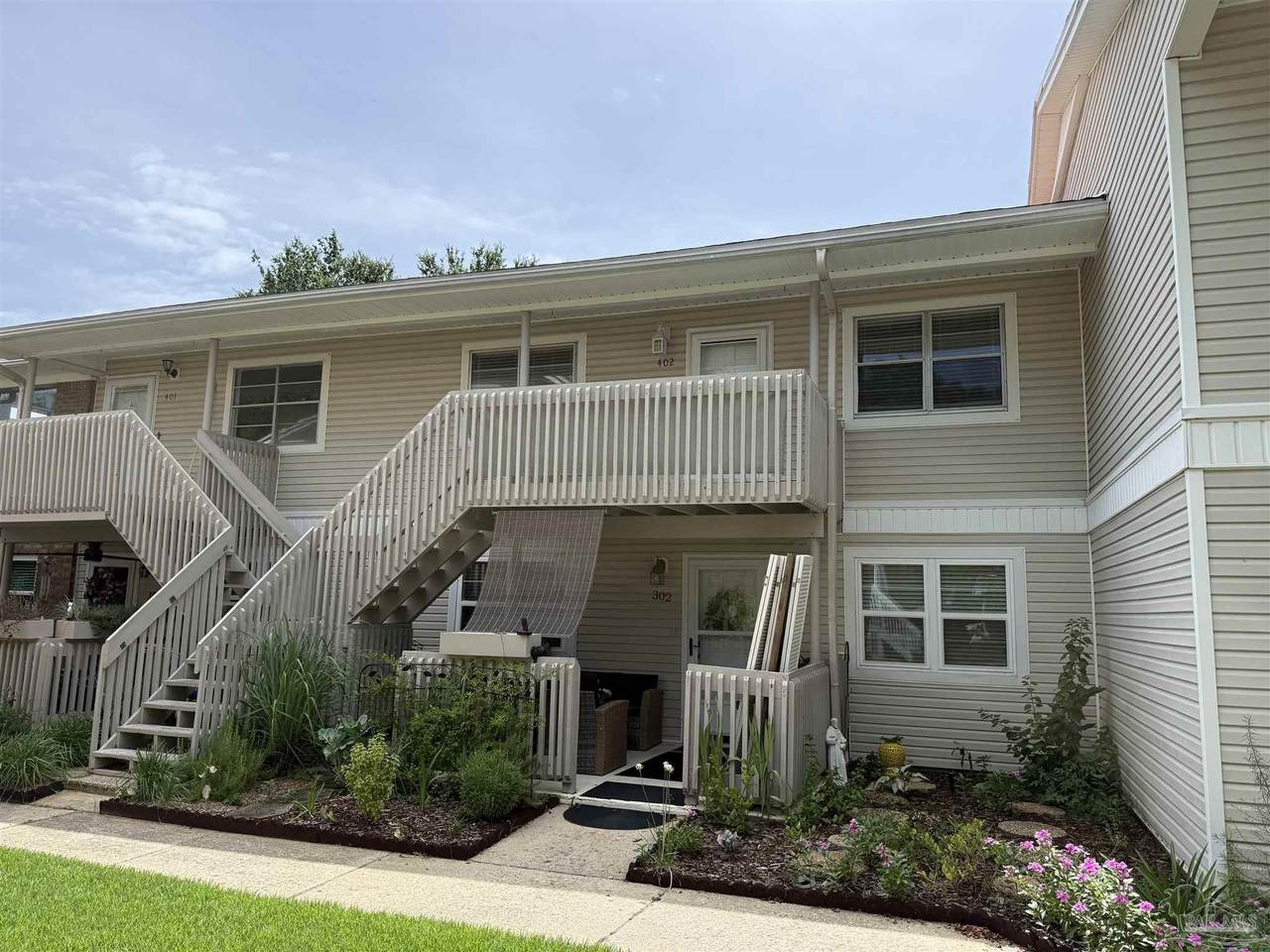 1200 Shoreline Dr - Photo 1