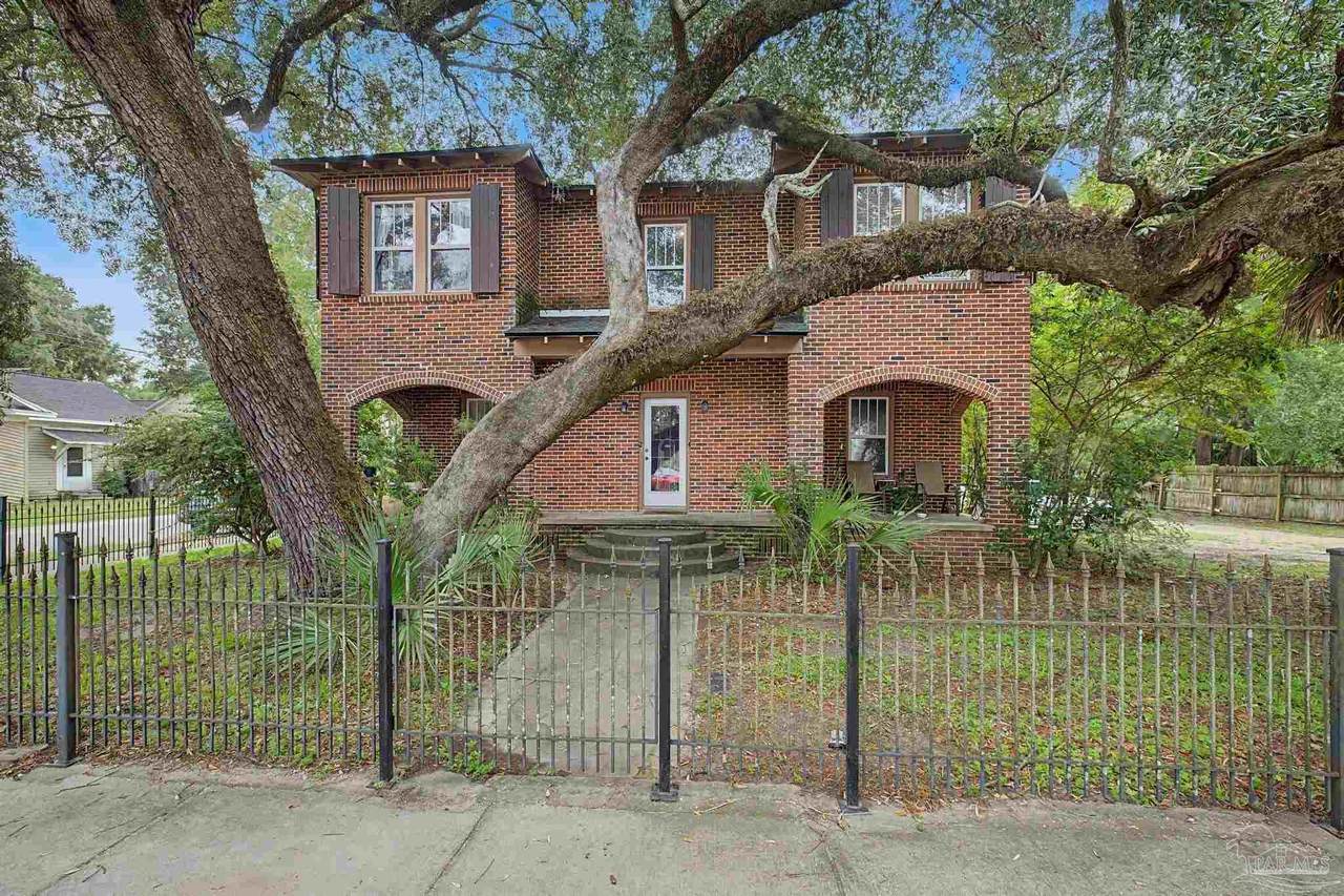 401 Barcelona St - Photo 1