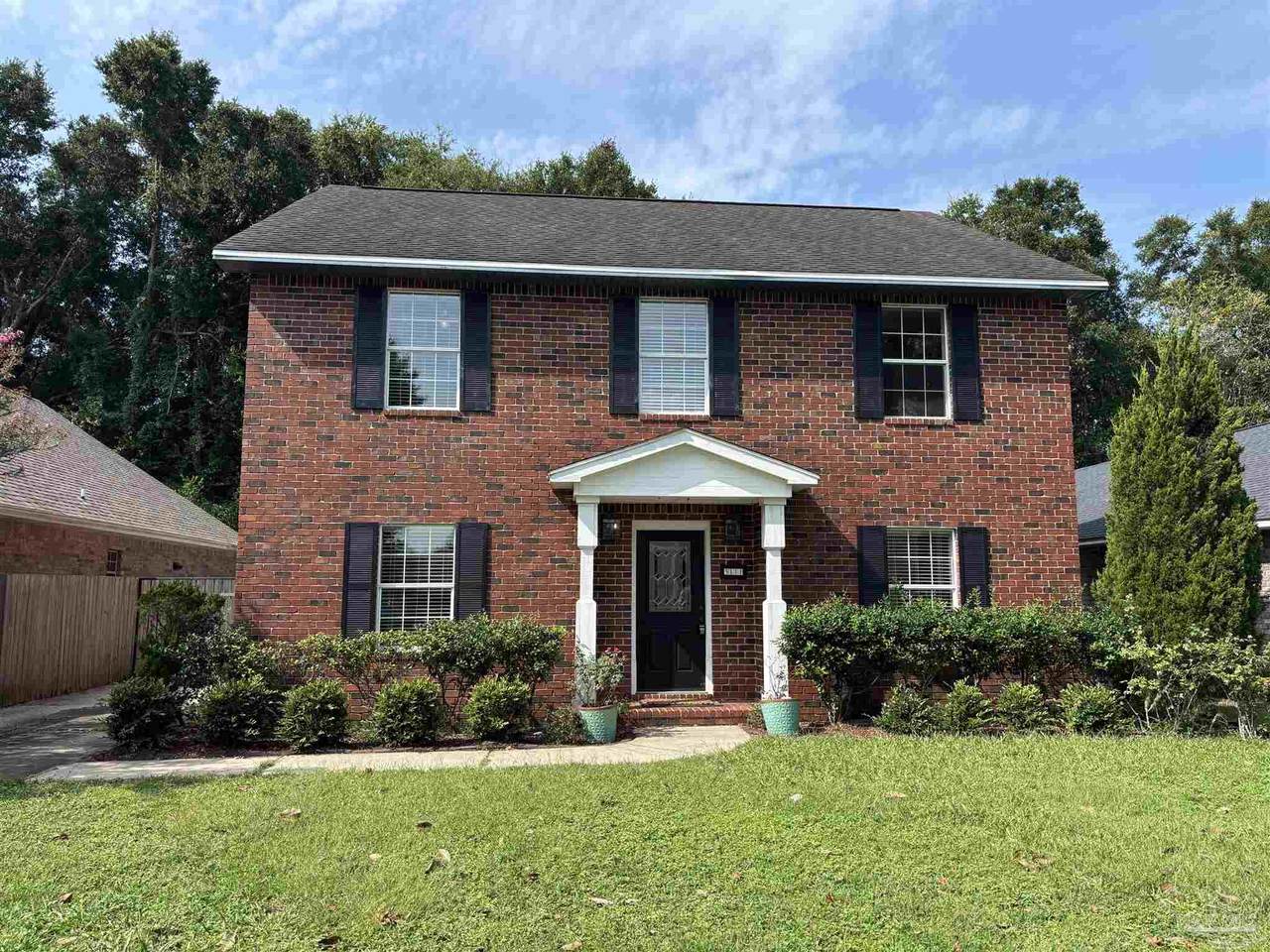 3111 Leesburg Sq - Photo 1