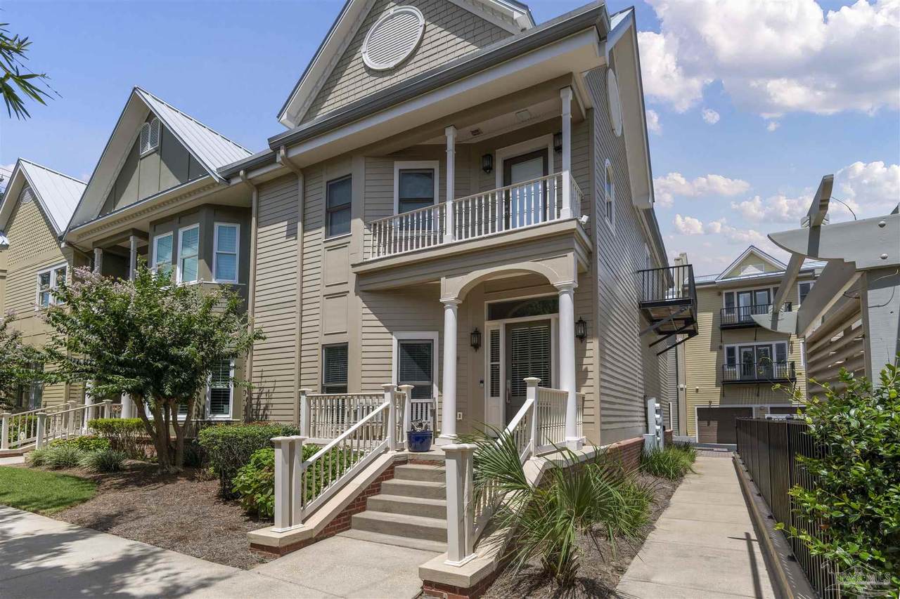 207 Jackson St - Photo 1