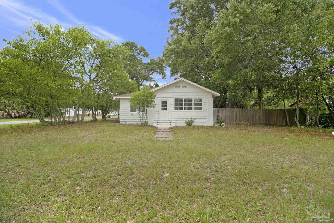 1322 Wisteria Ave - Photo 1