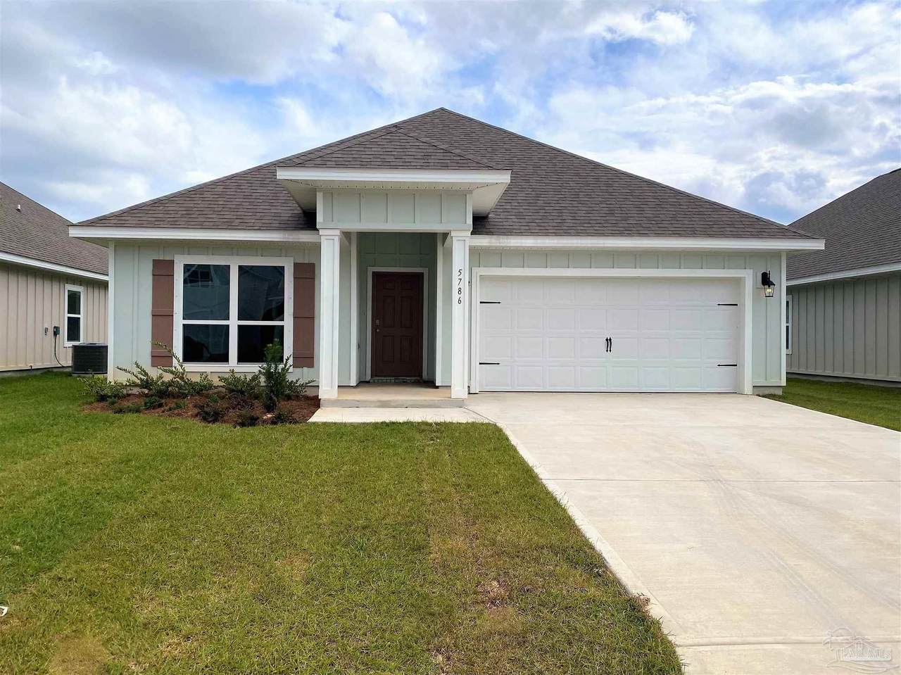 5786 Danbury Blvd - Photo 1