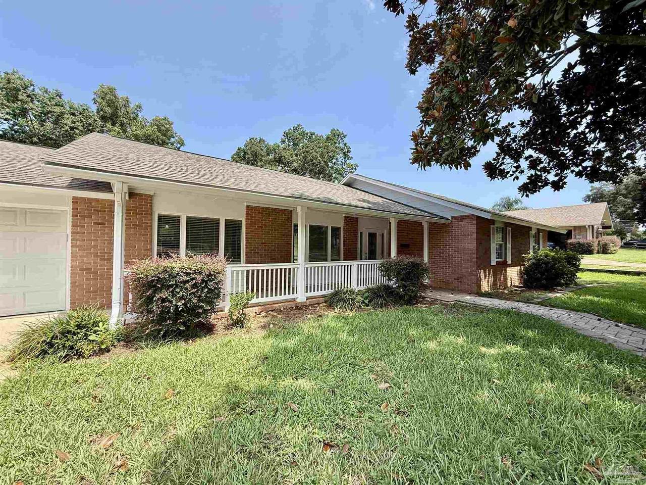 204 Nandina Rd - Photo 1