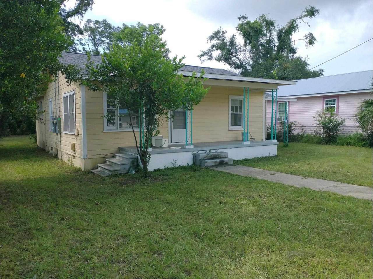 623 Wright St - Photo 1