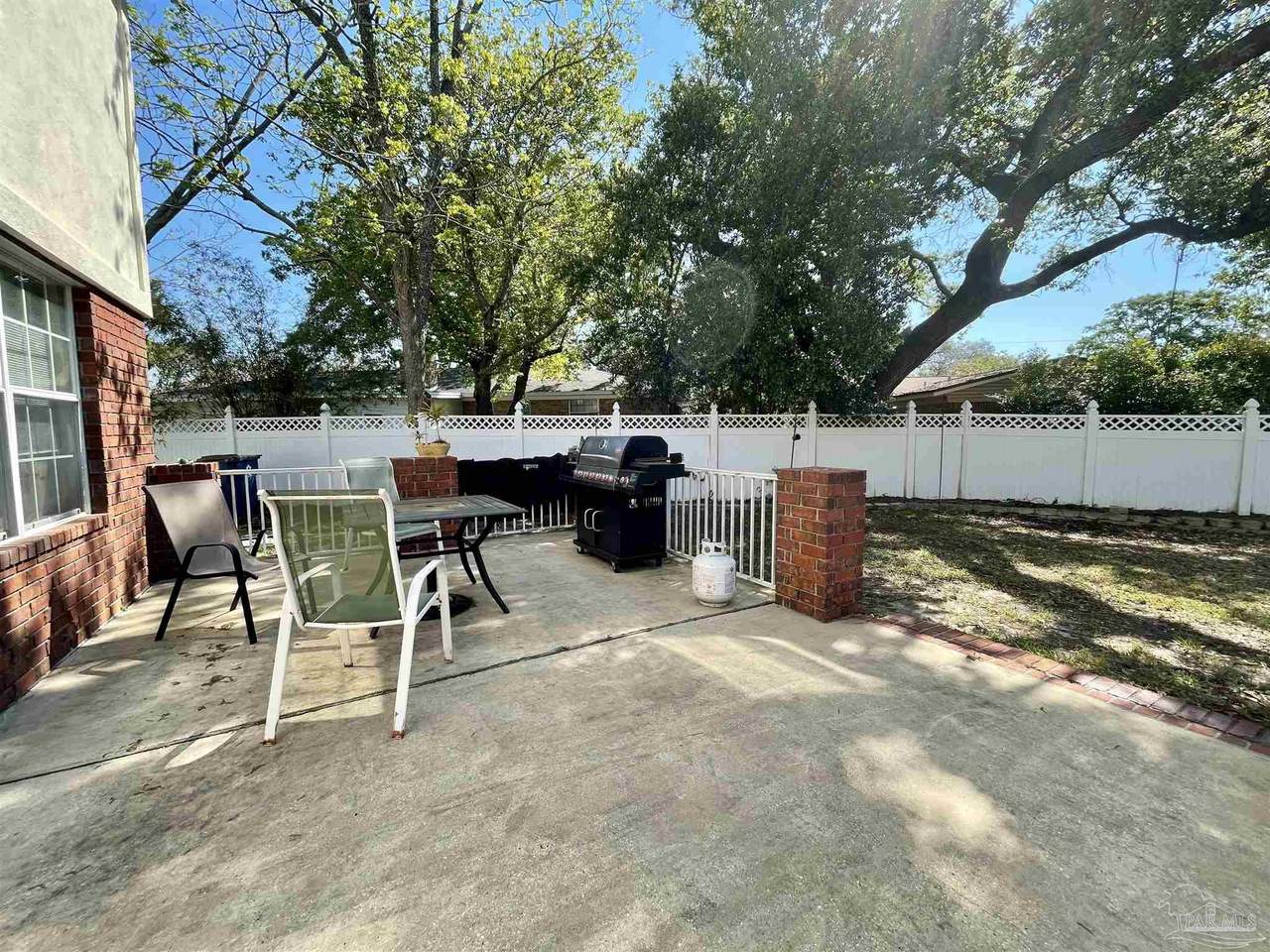 124 Norwich Dr - Photo 1